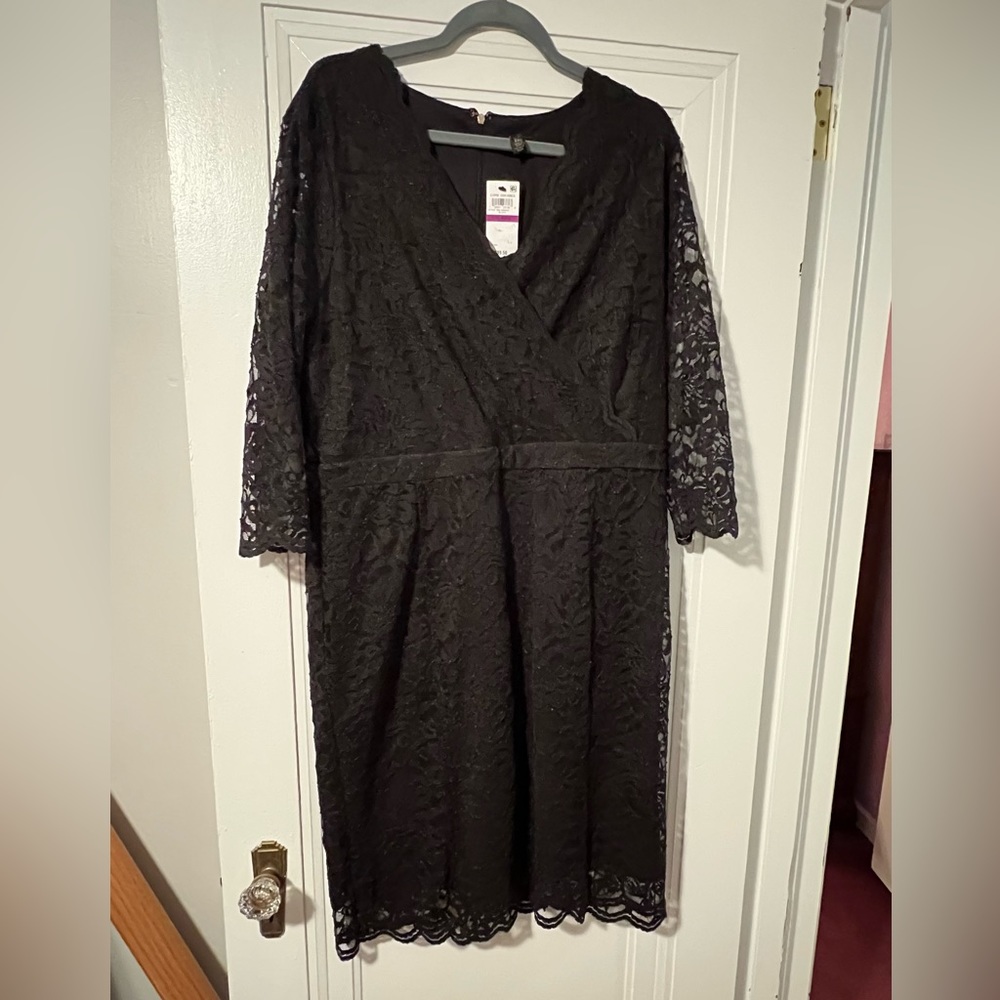 Black lace dress. Thalia. XXL. NWT knee length. 3/4 sleeve